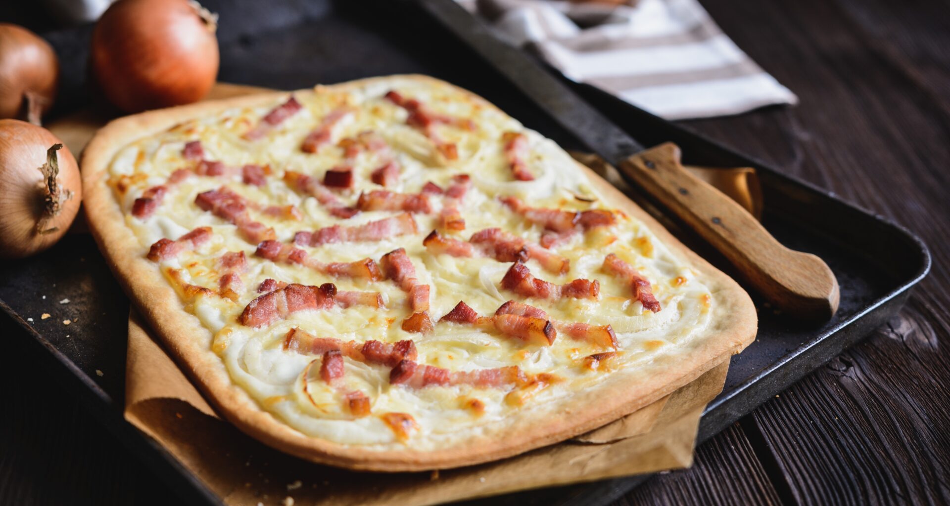 ce restaurant lance une formule tarte flambée à volonté disponible "midi et soir"