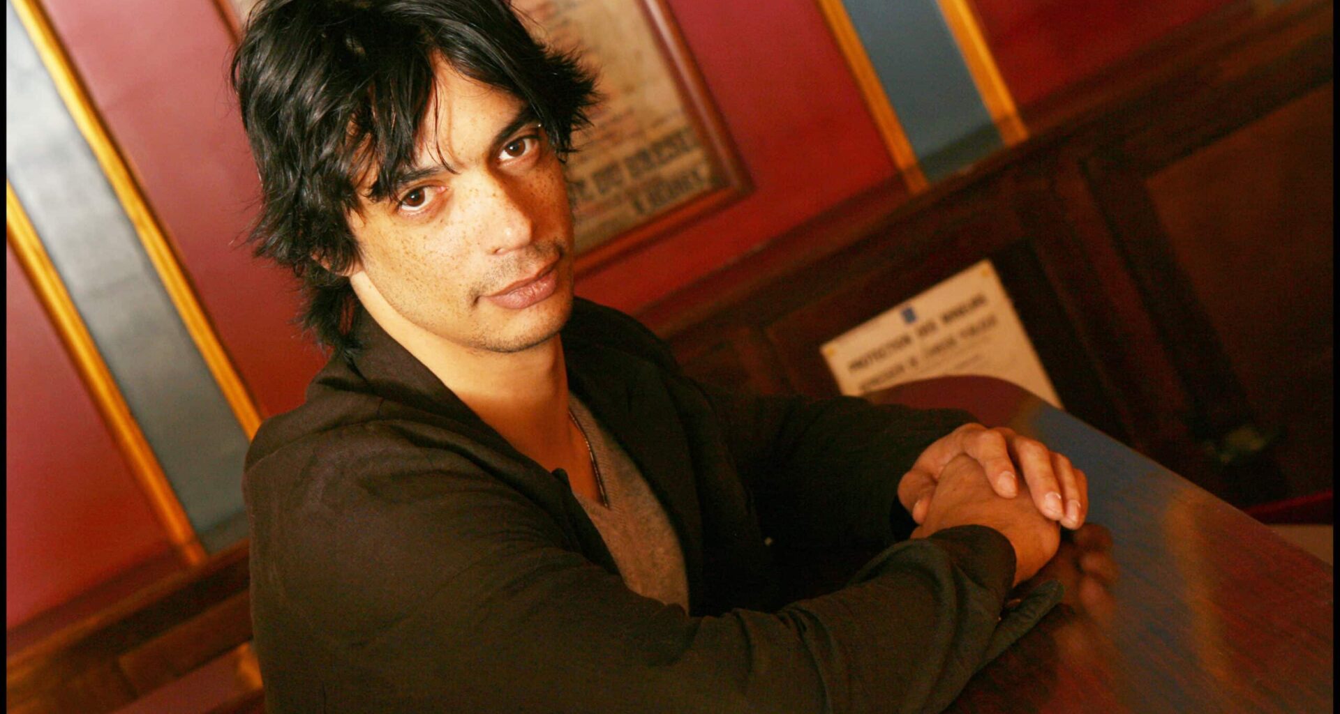 Georges-Alain Jones : disparition brutale après la Star Academy, accident, Philippe Lacheau… son cache-cache avec la célébrité