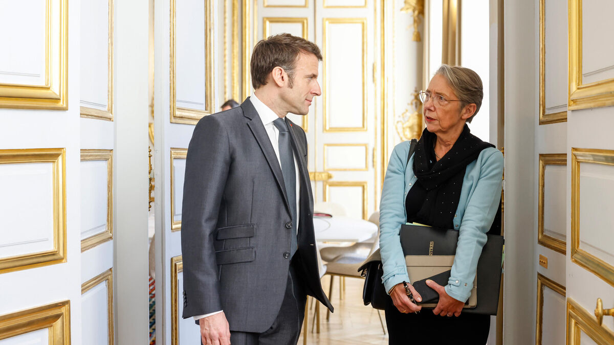 « C’est douloureux pour nous tous » : Macron tente de rassurer les siens après la suspension de la réforme des retraites