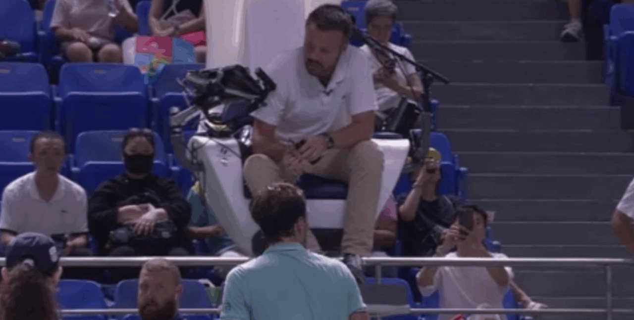 ATP - Shanghai > Rinderknech, au bord de l'explosion face à Medjedovic : "Vous le laissez faire ce qu'il veut, je vais devenir fou"