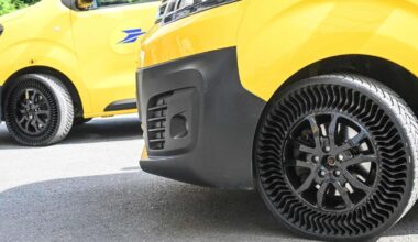 Deux colis piégés visant des « célébrités » interceptés dans un bureau de poste après l’explosion d’un premier en Dordogne