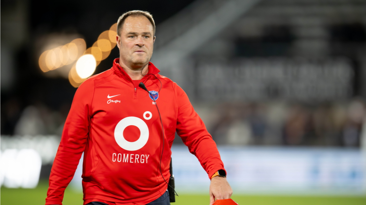 FC Grenoble : Nicolas Nadau mis à pied, les joueurs menacent de faire grève