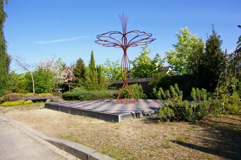 Histoire du collectif Dignité Cimetière - Le 6 Espace Rencontre et Initiatives