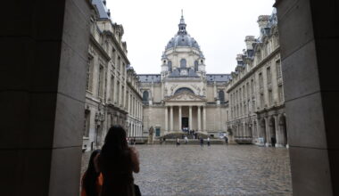 « Qu’il dégage ! » : à la Sorbonne, l’enseignant et ex-candidat du RN Pierre Gentillet contesté par des étudiants