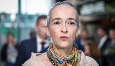 Polémique Dominique Bernard : Delphine Ernotte lance un audit et accélère la réorganisation de son état-major