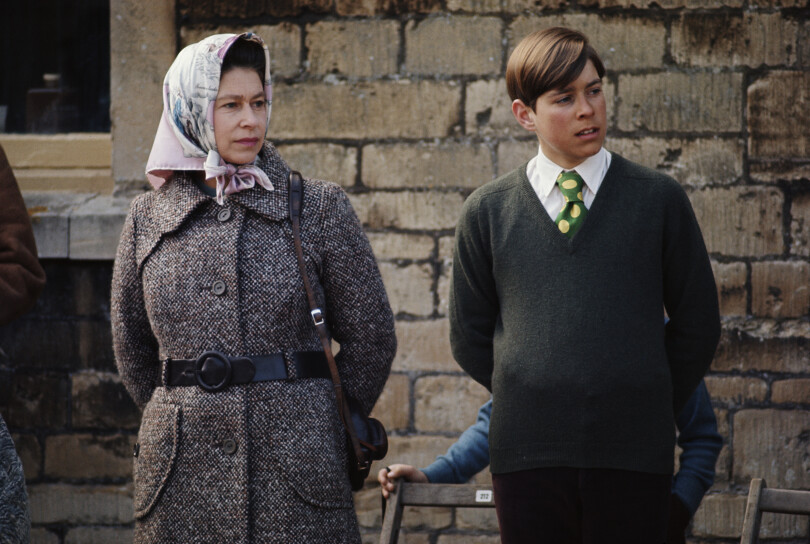 La reine et son fils Andrew aux Badminton Horse Trials, en 1973.