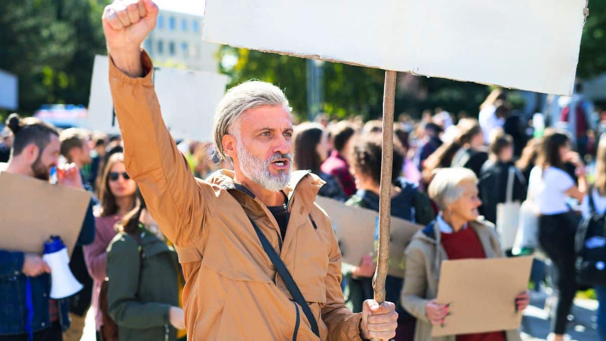 fonction publique et Éducation nationale se mobilisent à Paris, écoles et services perturbés