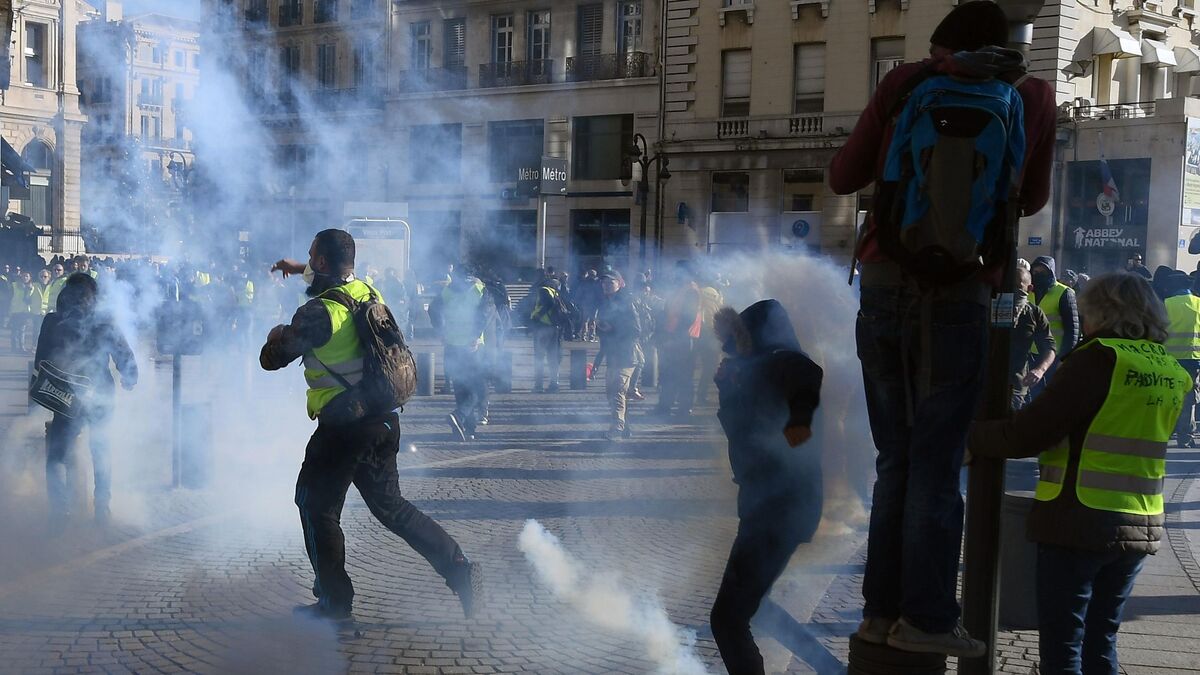 Marseille : quatre policiers déférés devant un juge, sept ans après l’agression d’une jeune femme lors du mouvement des Gilets jaunes