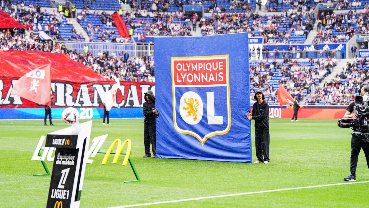 OL : Le cadeau qui fait craquer Riolo !