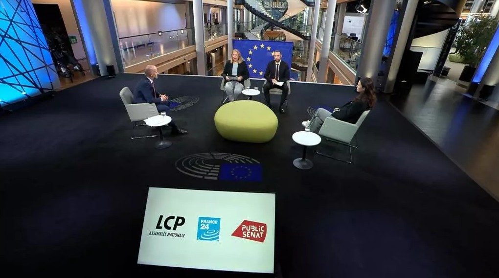 Union européenne : quelle réponse face à la guerre hybride de Poutine ?