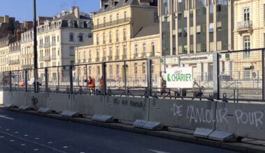 démolition du parking : les premiers jours à "charier" les gravats