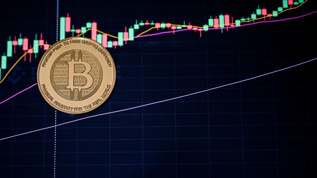 Nouveau record du bitcoin : la cryptomonnaie dépasse les 125 000 dollars