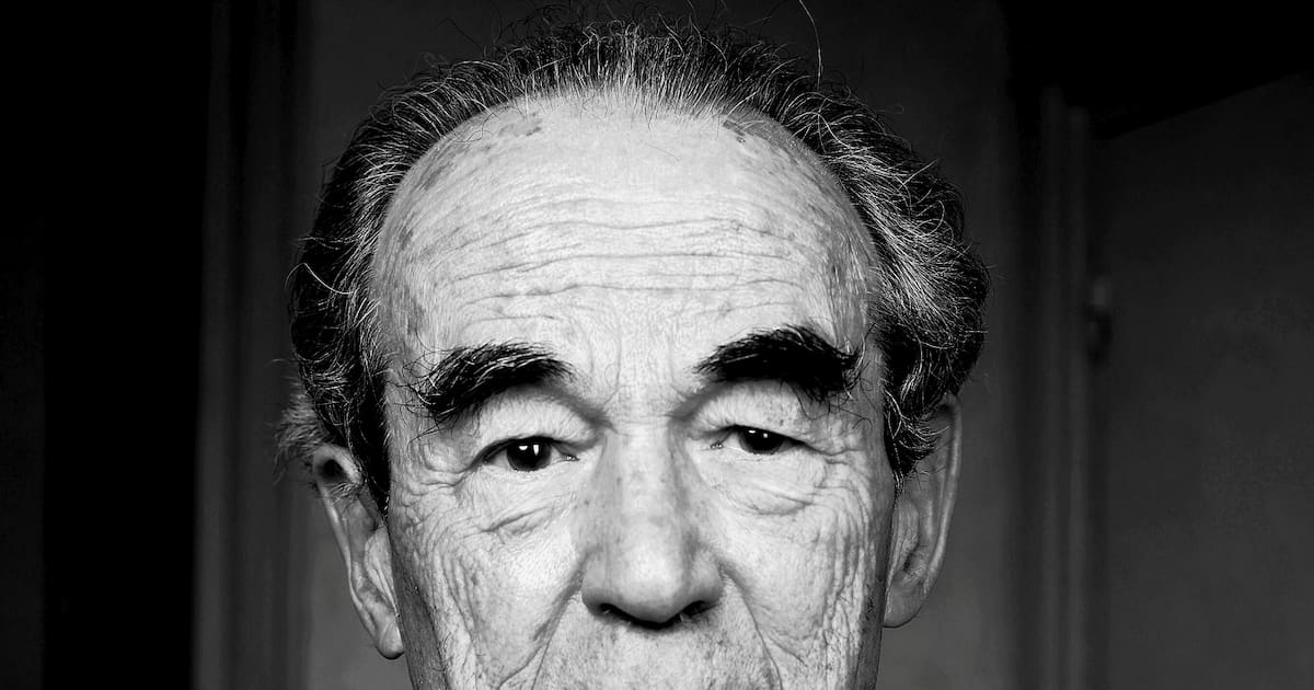 La tombe de Robert Badinter à Bagneux profanée avant son entrée au Panthéon – Libération