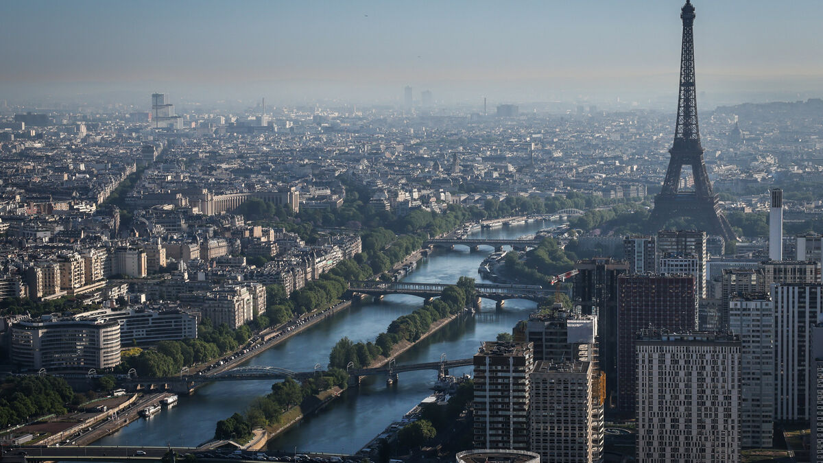 Paris : pourquoi un hélicoptère va survoler la capitale pendant une heure lundi