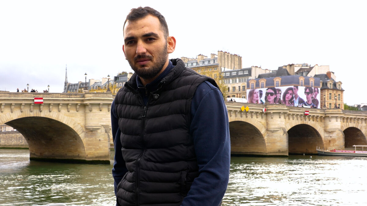 « J’ai plongé, même sans savoir très bien nager » : Yacine a sauté dans la Seine pour sauver un homme de la noyade