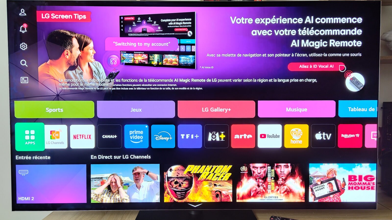 plus qu'un téléviseur, une véritable œuvre d'art sur le mur du salon ?