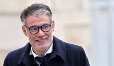 EN DIRECT - Budget 2026 : les socialistes vont «réintroduire la taxe Zucman dans les débats au Parlement», annonce Olivier Faure – Libération