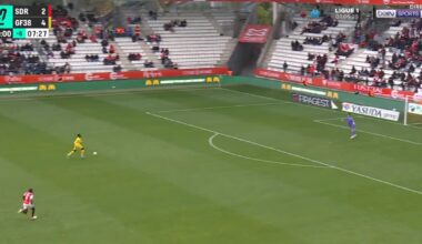 un joueur de Grenoble manque un face-à-face lunaire contre Reims