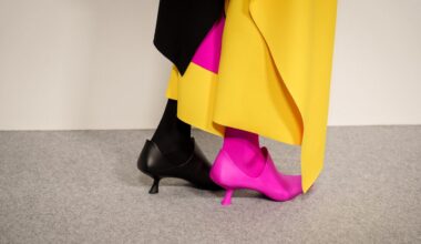 Un sac moule, un accordéon, un talon invisible… Les accessoires les plus fous de la Fashion Week de Paris