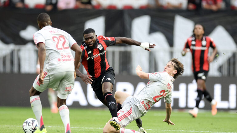 Morton face à Boga (Nice - OL)