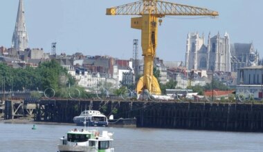 Des travaux d’entretien pour les grues Titan jaune et grise, patrimoine nantais