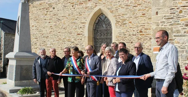 photo  l’inauguration de l’église sainte-catherine restaurée s’est tenue samedi 27 septembre 2025.  ©  mairie de la-chapelle-du-lou-du-lac 