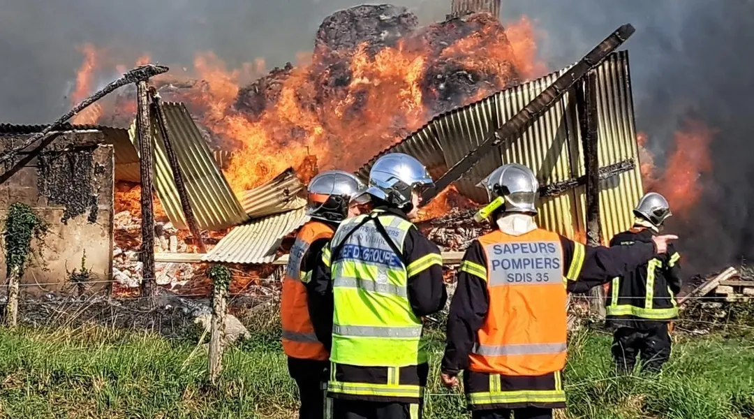 Une ferme détruite par les flammes en Ille-et-Vilaine : le feu a été maîtrisé