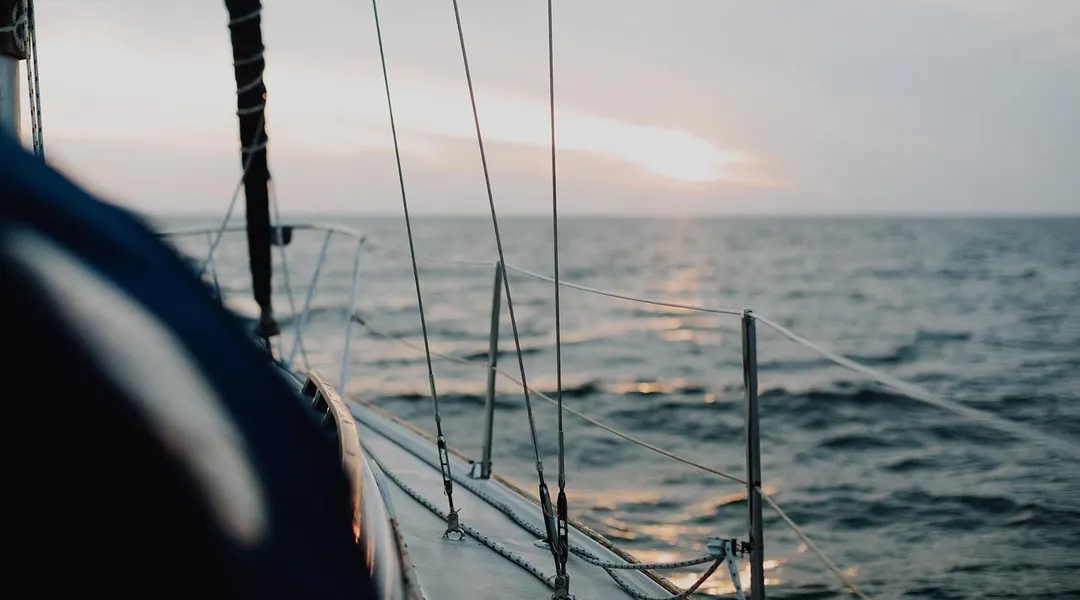 Un skipper secouru au large des côtes varoises après une nuit de recherches