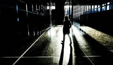Ivre, il attend sa compagne à la gare pour la frapper, les gendarmes l’interpellent avant