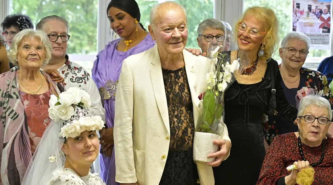 « Quelle joie ! » : un parcours entre maisons de couture et résidences dorées pour ce styliste