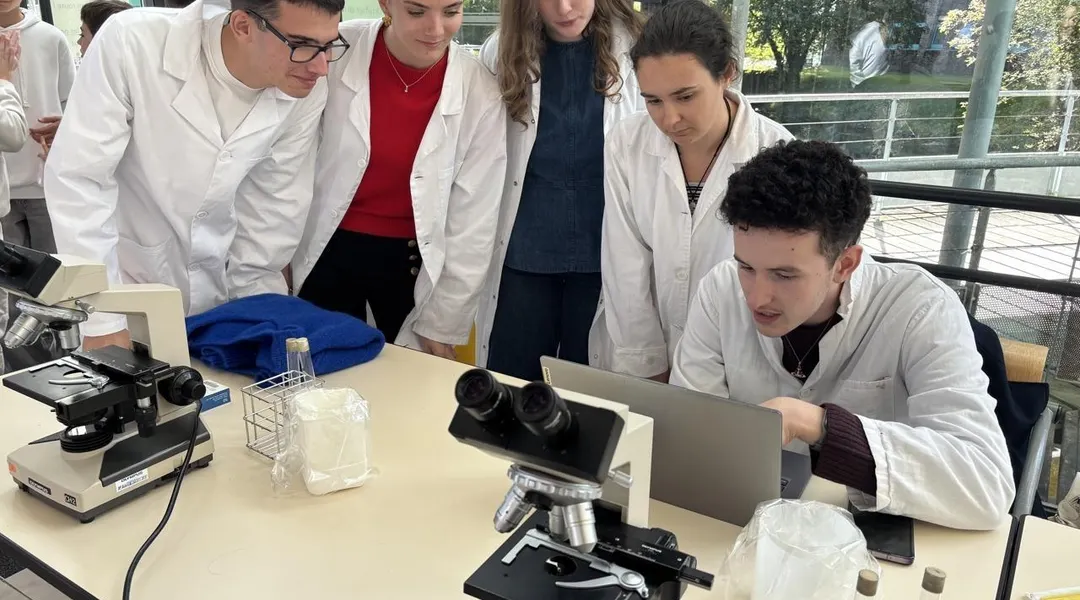 Des ateliers de manipulation pour la Fête de la science, au lycée Jean-Macé de Lanester