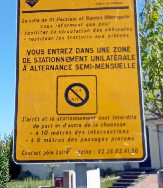 Stationnement unilatéral à alternance semi mensuelle.   Photo archives Presse Océan  photo stationnement unilatéral à alternance semi mensuelle.  ©  photo archives presse océan