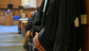 Treize ans de prison en appel pour une mère accusée d’avoir violé sa fille entre 2017 et 2022