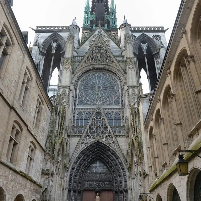 Le portail des Libraires de la cathédrale Notre-Dame de Rouen (Seine-Maritime).?   Jean-Yves DESFOUX / Archives OUEST-FRANCE  photo le portail des libraires de la cathédrale notre-dame de rouen (seine-maritime).?  ©  jean-yves desfoux / archives ouest-france