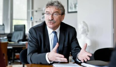 Le gouvernement Lecornu doit « proposer un autre chemin », demande le président