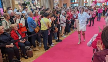 Atteintes d’un cancer du sein, elles défilent dans la galerie commerciale de Basse-Goulaine