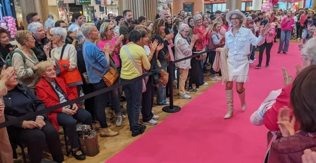 photo sylvie radieuse, a défilé samedi avec élégance devant un nombreux public. © ouest-france