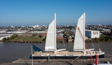 EN IMAGES. « Neoliner Origin », le plus grand cargo à voile au monde inauguré à Nantes - Maville.com