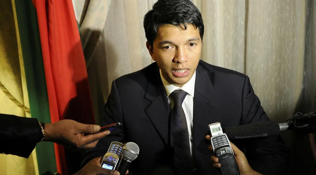 Qui est Andry Rajoelina, le président malgache en fuite ?