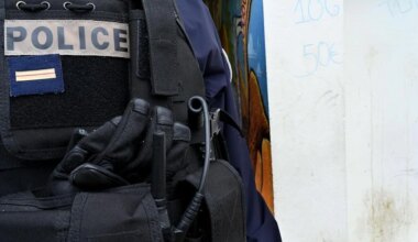 À Grenoble, une vaste opération organisée dans un immeuble contre des trafics de drogue