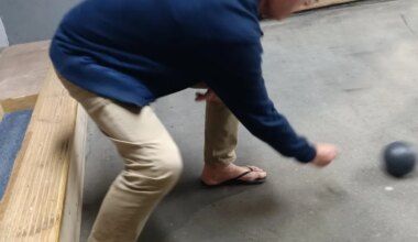 Bouguenais. Jouer à la boule nantaise en tongs, ça change !