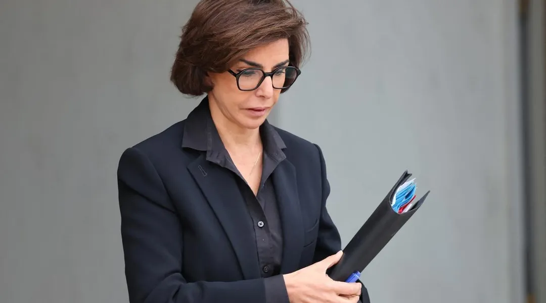 Cambriolage du Louvre : « C’est un échec pour tout le monde », reconnaît la ministre de la