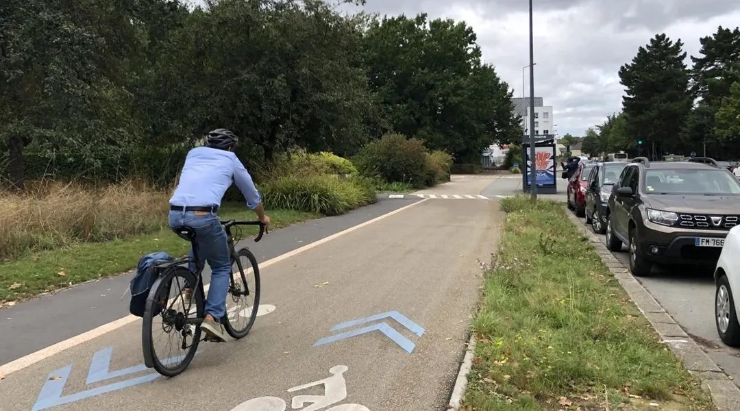 Une passerelle de 50 m installée au-dessus de la 4 voies au sud de Rennes : la circulation