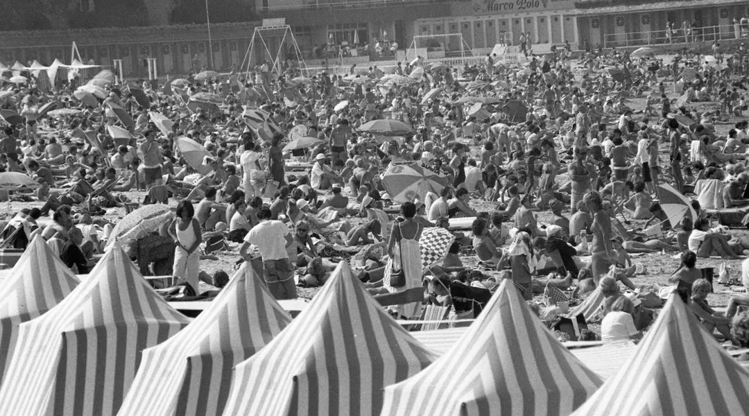 L’Ille-et-Vilaine dans les Années 1980 : sous les réformes, la plage