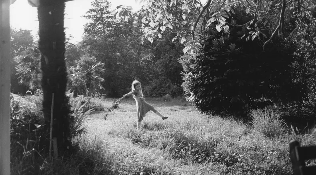 À Nantes, cette photographe a capturé ses souvenirs d’une maison d’enfance sur la pellicule