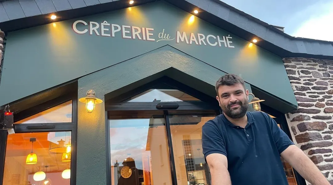 Déjà propriétaire d’une crêperie à Rennes, il en ouvre une autre aux alentours