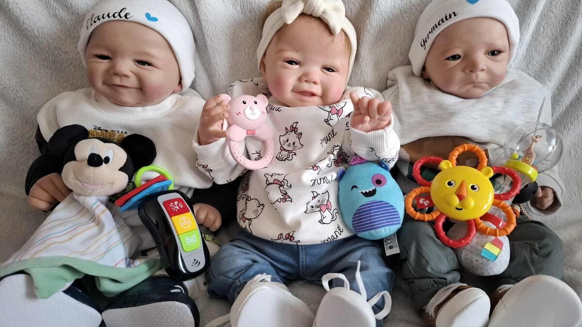 « Je leur mets des couches » : dans le quotidien d’Ophélie, qui a adopté trois faux « bébés reborn »
