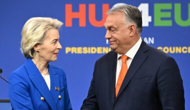 Le Premier ministre hongrois Viktor Orbán et la présidente de la Commission européenne Ursula von der Leyen, le 8 novembre 2024, à Budapest.