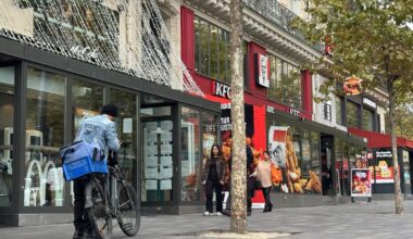 Paris : face au trottoir des fast-foods, un Lidl arrive sur la place de la République