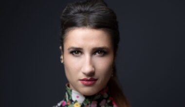 Marie S’Infiltre, l’humoriste qui ne «fait pas rire», quitte France Inter – Libération